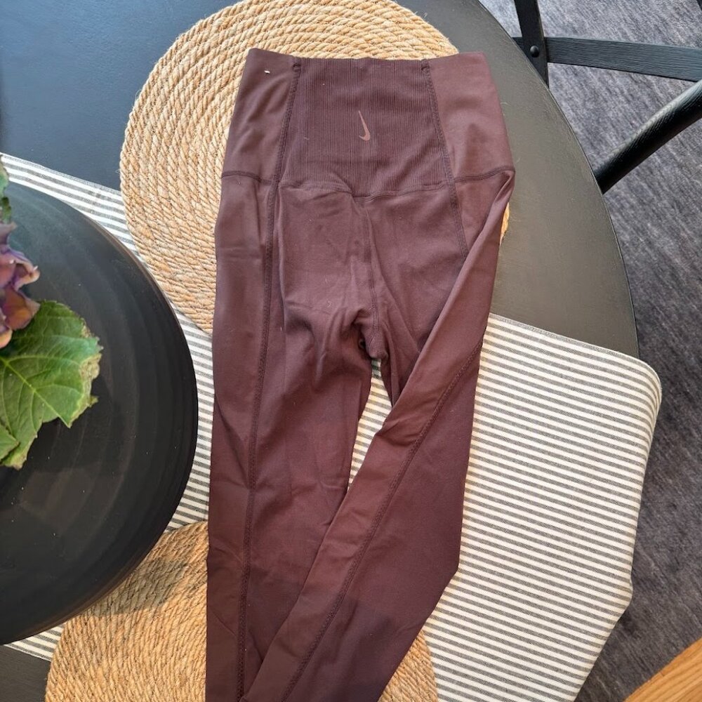 nike dri fit yoga pants deep burgundy/maroon color